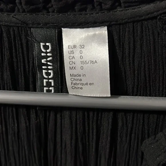 H&M Top - Picture 3 of 4